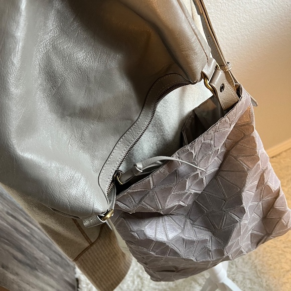 Joy Susan Grey Leather Geo Hobo. - Picture 15 of 15